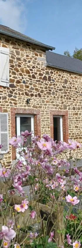 Gîte du LERRE Baie du Mont St Michel Meublé de Tourisme 3 Etoiles，位于Bacilly的酒店