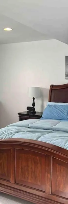 SUITE A - Private Cozy, Spacious Suite with Private Bathroom，位于鲍伊的酒店