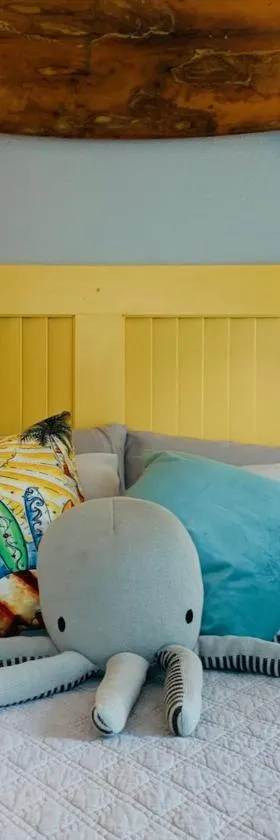 Puolani Iki-Sweet lil cottage near National Park，位于沃尔卡诺的酒店