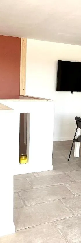 L'eden de l'agly Chaleureuse maison avec terrasse et garage，位于Espira-de-lʼAgly的酒店