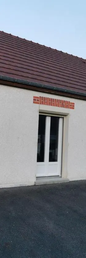 Gîte 14 couchages 6 chambres，位于Vailly-sur-Sauldre的酒店