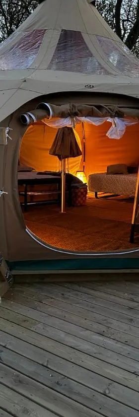 Romantik Luxus Glamping 2，位于Idestrup的酒店