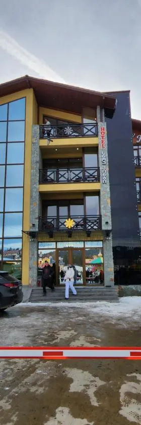 Snow King Hotel，位于巴库里阿尼的酒店