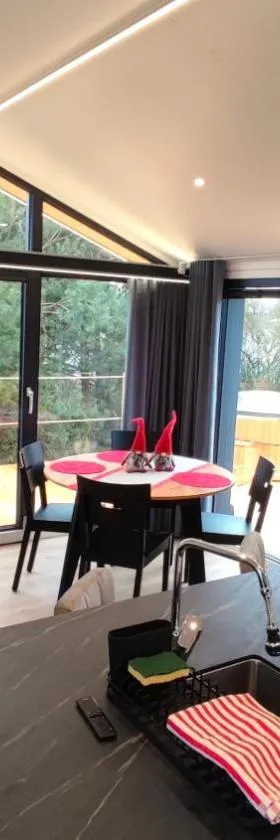 Domek Silver Moon na skraju rzeki，位于Uraz的酒店