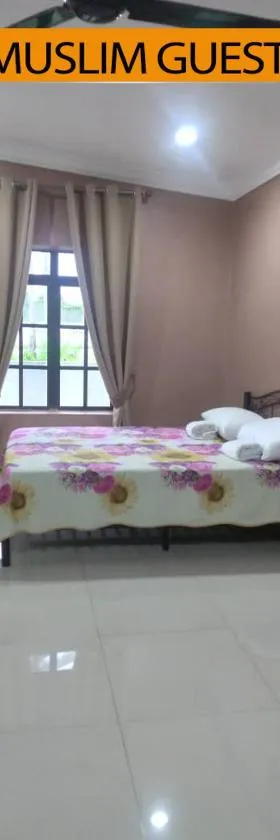 Yasmeen Studio Roomstay Kijal - Room 2 - FOR TWO PERSON ISLAM GUEST ONLY，位于科亚的酒店