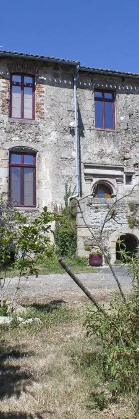 Logis de Riparfonds，位于布雷叙尔的酒店