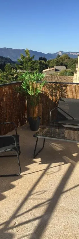 Le Maricou 120m2 totalement rénové terrasse 40m2，位于迪瓦地区沙蒂隆的酒店
