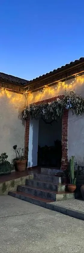 La casa barata, casa rural，位于Cedillo的酒店
