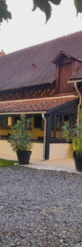 Gite les Vignes du Château - 4 personnes，位于Gehée的酒店