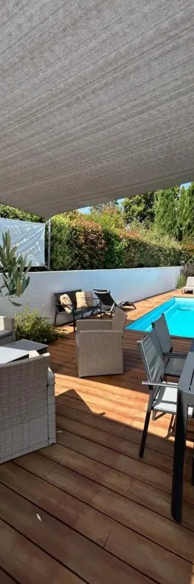 STUDIO avec PISCINE，位于Carmaux的酒店
