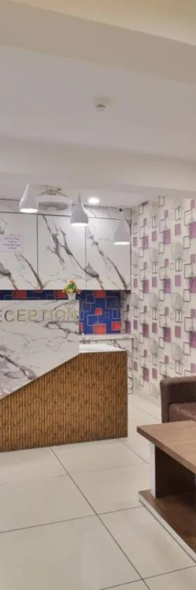 HOTEL REST INN，位于甘地讷格尔的酒店