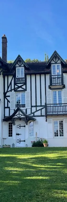 Le Manoir de Sainte-Aulde，位于Sainte-Aulde的酒店