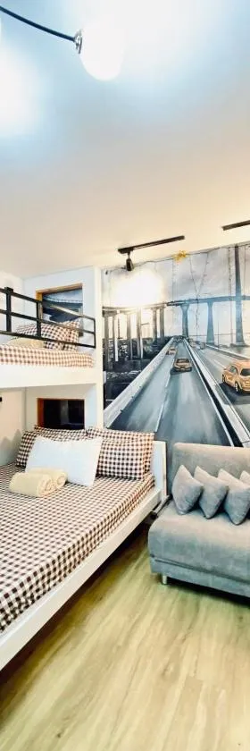 Antara-QueenBed-Balcony-HotShower-WorkCoffee Station-FullKitchen，位于塔里萨伊的酒店