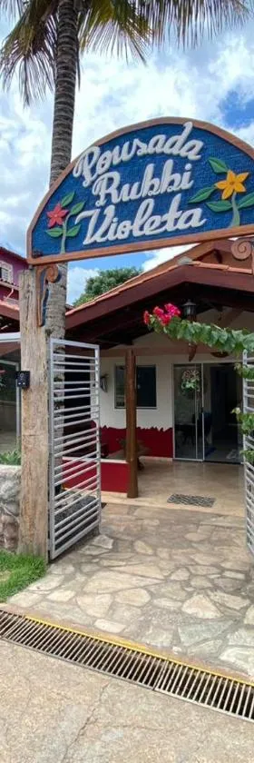 Pousada Rubbi Violeta，位于戈亚斯州上帕莱索的酒店