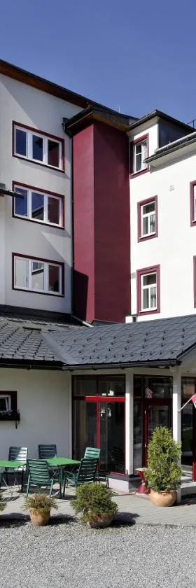 Familie Zuser Hotel Garni，位于米特尔巴赫的酒店