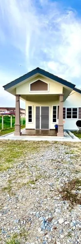 Umbai Village Melaka homestay，位于Merlimau的酒店