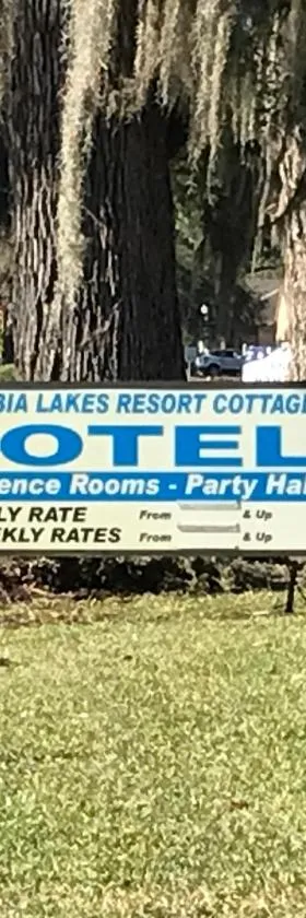 Columbia Lakes Hotel & Conference Center，位于West Columbia的酒店