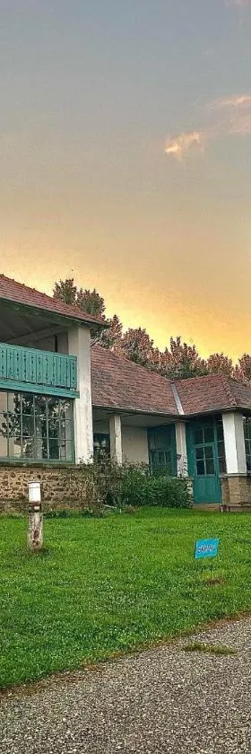 Bárdió Birtokház - Körpanoráma，位于Lesenceistvánd的酒店