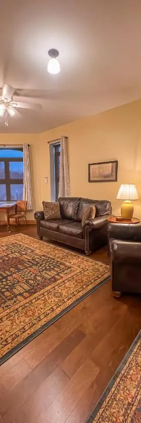 Elkader Suites，位于Elkader的酒店