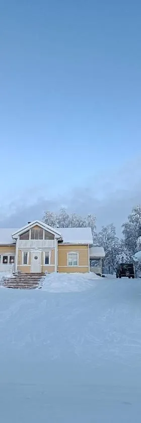 Arctic Lakeside Villa，位于凯米耶尔维的酒店