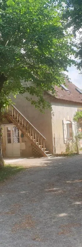 La Casa D'Augy，位于Farges-en-Septaine的酒店