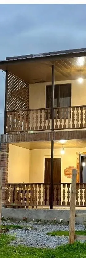 Moon Valley Guest House，位于Margahovit的酒店