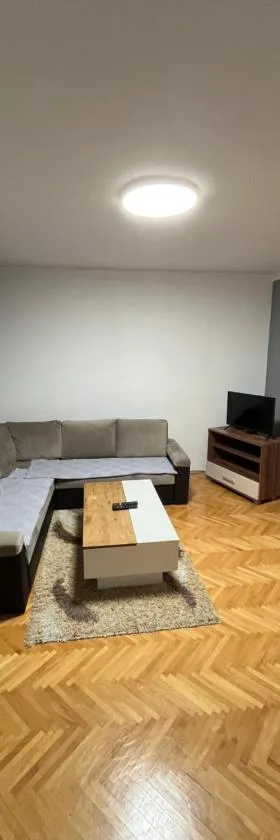 Stan na dan Apartman TRG，位于Derventa的酒店