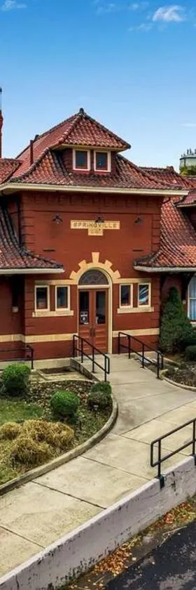 Historic Springville Train Depot Inn Hotel Apartment，位于Springville的酒店
