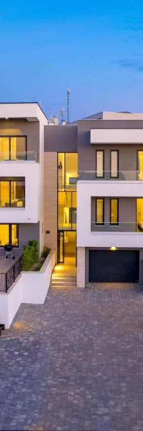 HADRIE LUXURY RESORT AND VILLAS ROVA ed，位于万塔西西的酒店