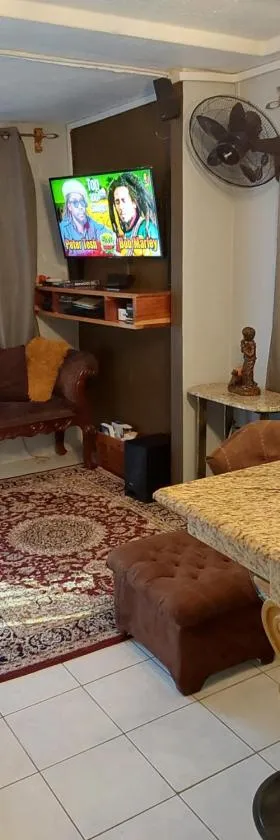 Zipcode Hideaway Guesthouse，位于波特莫尔的酒店