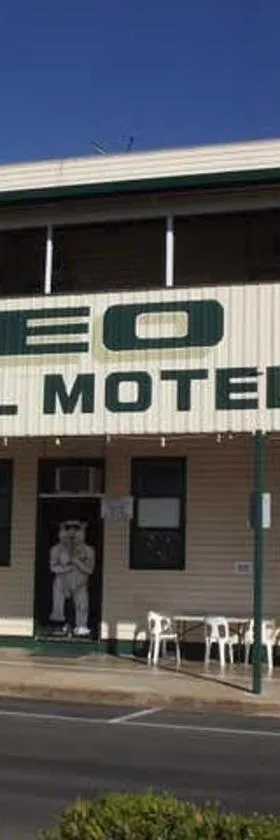 Leo Hotel Motel，位于Clermont的酒店