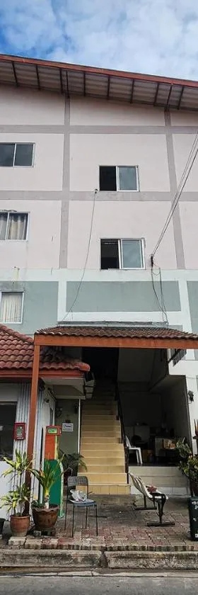 Freesia Bangphi Guest House，位于北榄的酒店