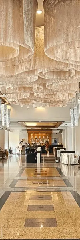 松法布里酒店，位于素攀武里的酒店