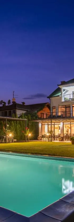 Guest House Panorama Aqualux with Free Parking，位于诺维萨德的酒店