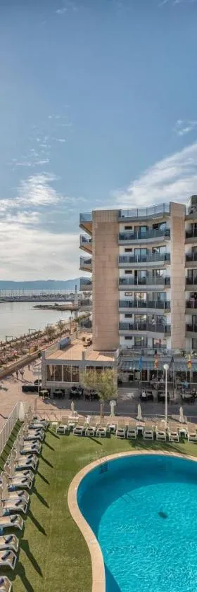 Hotel THB Gran Bahía，位于坎皮卡福特的酒店