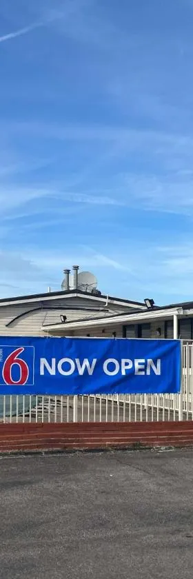 Motel 6 Cross Lanes, WV Goff Mountain Rd，位于Cross Lanes的酒店