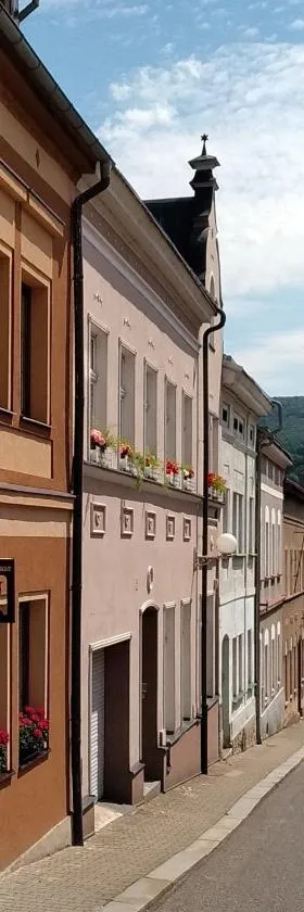 Apartmány Kukaččí hnízdo，位于Benešov nad Ploučnicí的酒店
