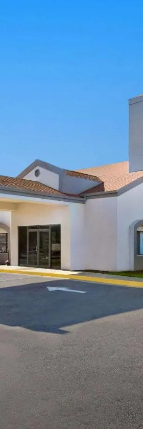 Quality Inn，位于Lavonia的酒店