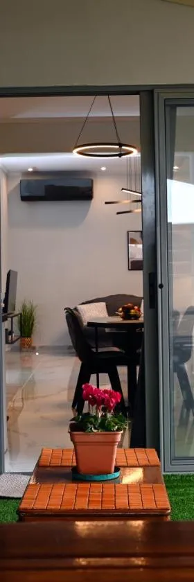 Aura House，位于Koutsopódhion的酒店