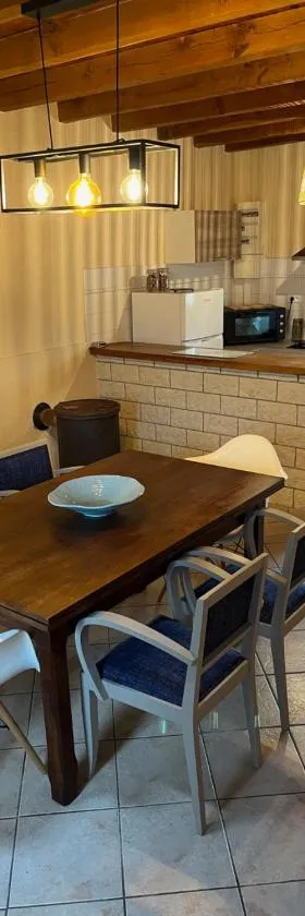 Emmanon - Maison a la campagne au calme，位于La Coquille的酒店
