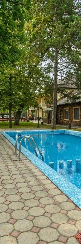 BL Garden Panzió，位于巴拉通雷勒的酒店