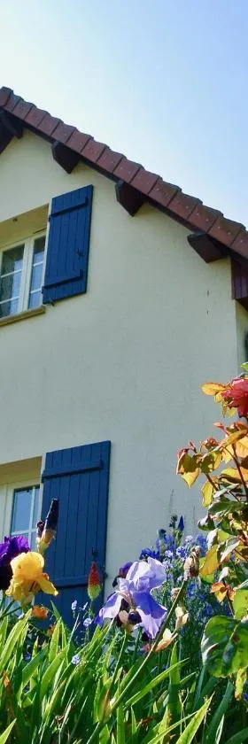 Gîte Les Chênes，位于Villeneuve-les-Sablons的酒店