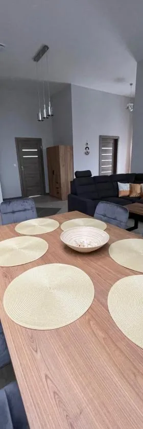 Apartamenty Świerkowa #1，位于希隆斯克地区宗布科维采的酒店