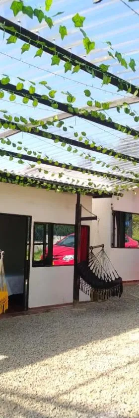Hotel Chimeneas del Dorado，位于Sesquilé的酒店