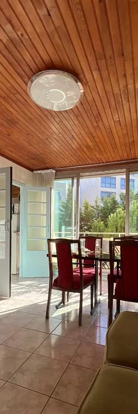 Appartement familial à Paris，位于维勒瑞夫的酒店