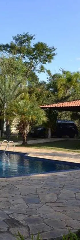 Linda chácara completa em Ibiuna，位于伊比乌纳的酒店