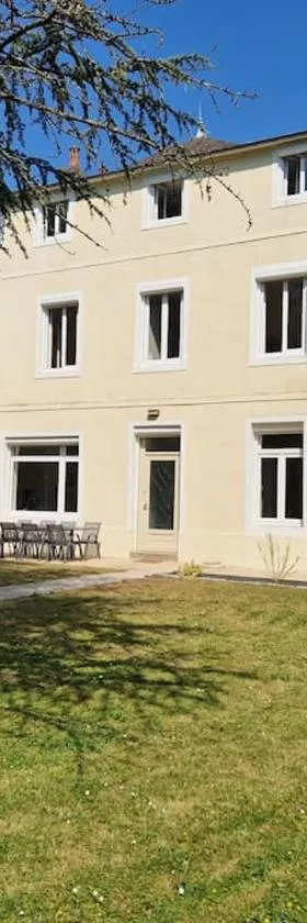 Magnifique Maison de Campagne，位于Saint-Hellier的酒店