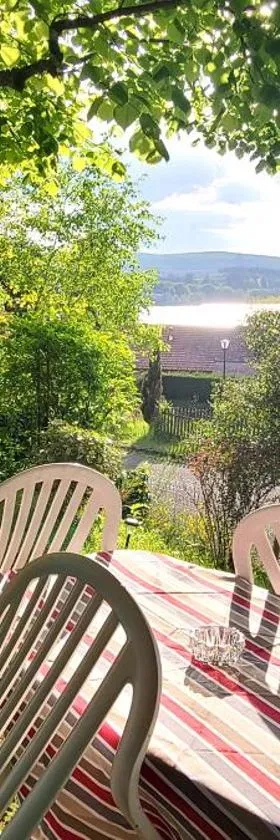 Maisonnette Lac de Vassivière，位于Beaumont-du-Lac的酒店
