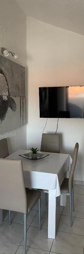 Apartmani Filip，位于波达卡的酒店