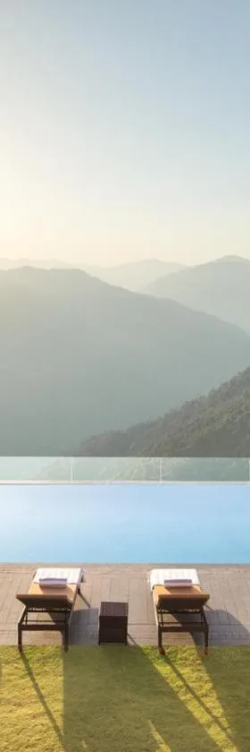 juSTa Cliffend Resort & Spa, Mashobra，位于Kīar的酒店